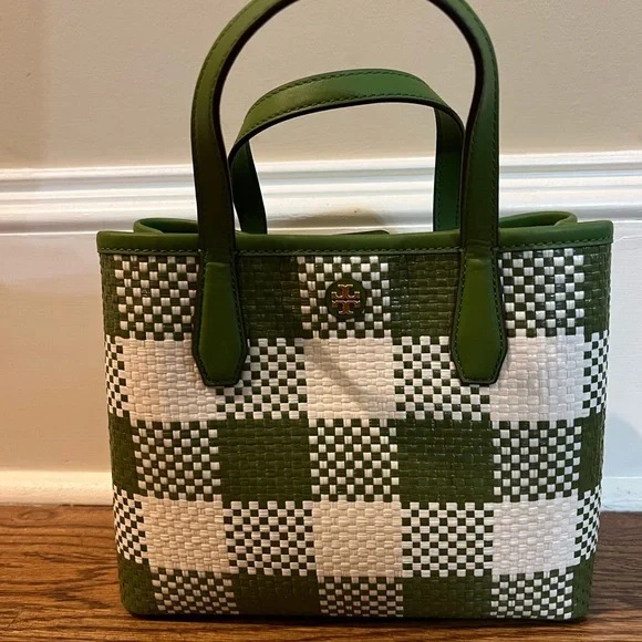 Brand new Tory Burch bag! Never used. Tory Burch | Bags | Beautiful Tory Burch Bag Never Used  main image 3